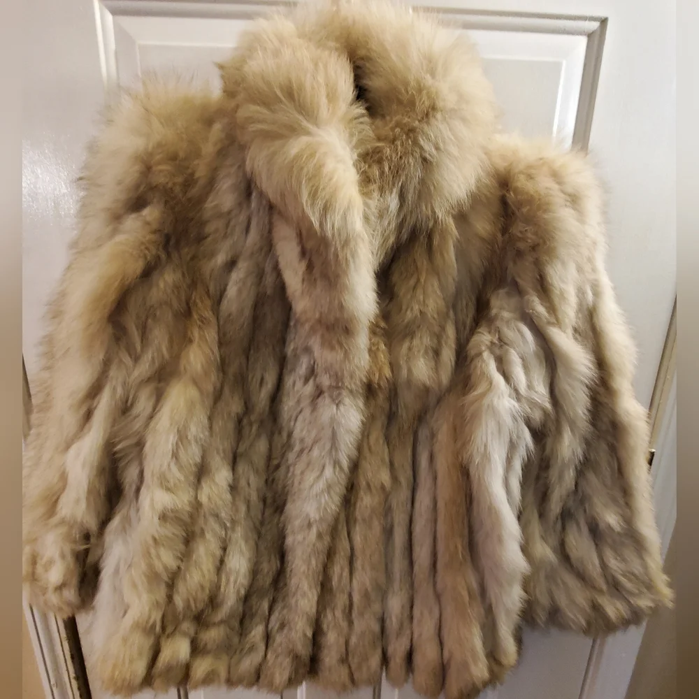 FULL & FLUFFY! FINLAND FOX FUR COAT by NIKI M - Picture 2 of 8
